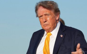 Trump saç rengi