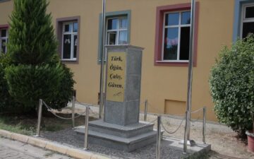 Atatürk büstü